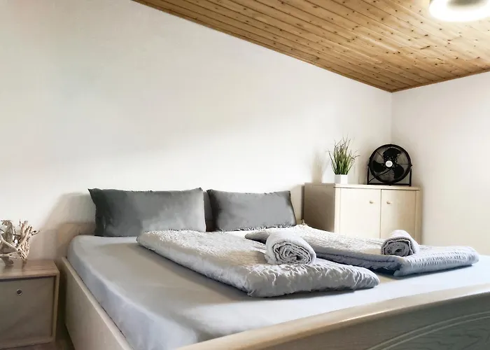 3 Haus Nahe Airport Ber * ベルリン